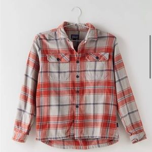 Vintage Patagonia long sleeve collared men’s large flannel shirt